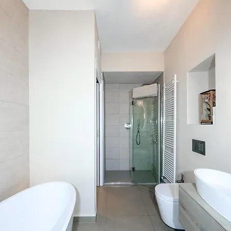 Villa Rossa - 2 Steps From The Lake *